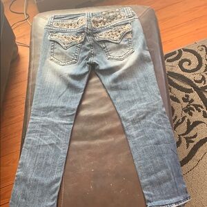 Light Blue Cropped Jeans with Embroidery